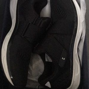 Tiem cycling shoes with cleats